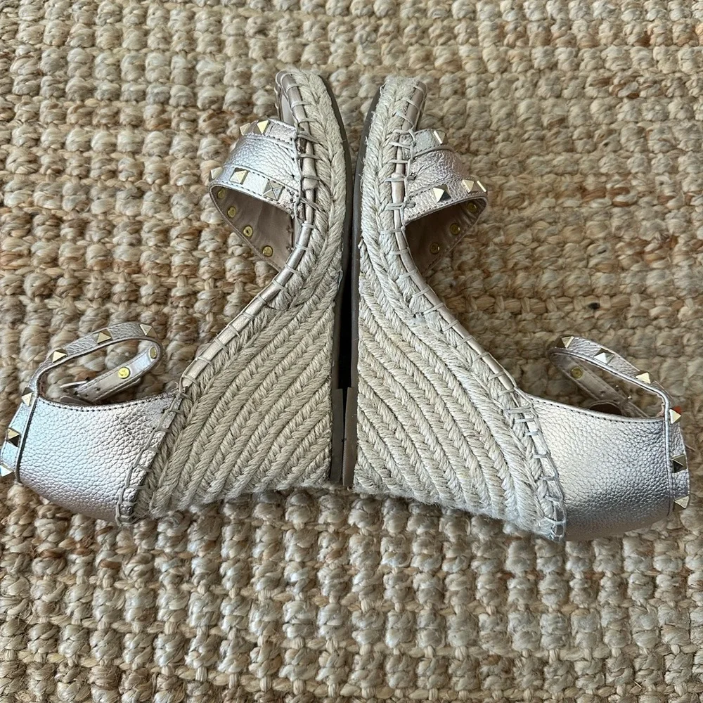 MARC FISHER PLATFORM ROSE GOLD STUDDED WEDGE ESPADRILLES SIZE 7